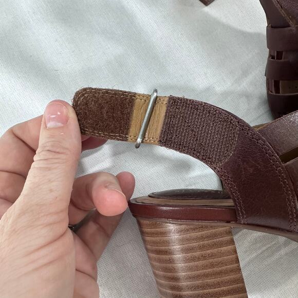 Clarks Artisan Ralene Women's SZ 7 Leather Strappy Sandals 90s style Gladiator - Picture 9 of 11